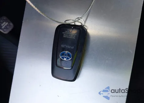 2019 Toyota Prius Le z USA, uszkodzony, nr VIN JTDKARFU7K3079334